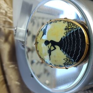 1920's Porcelain Brooch